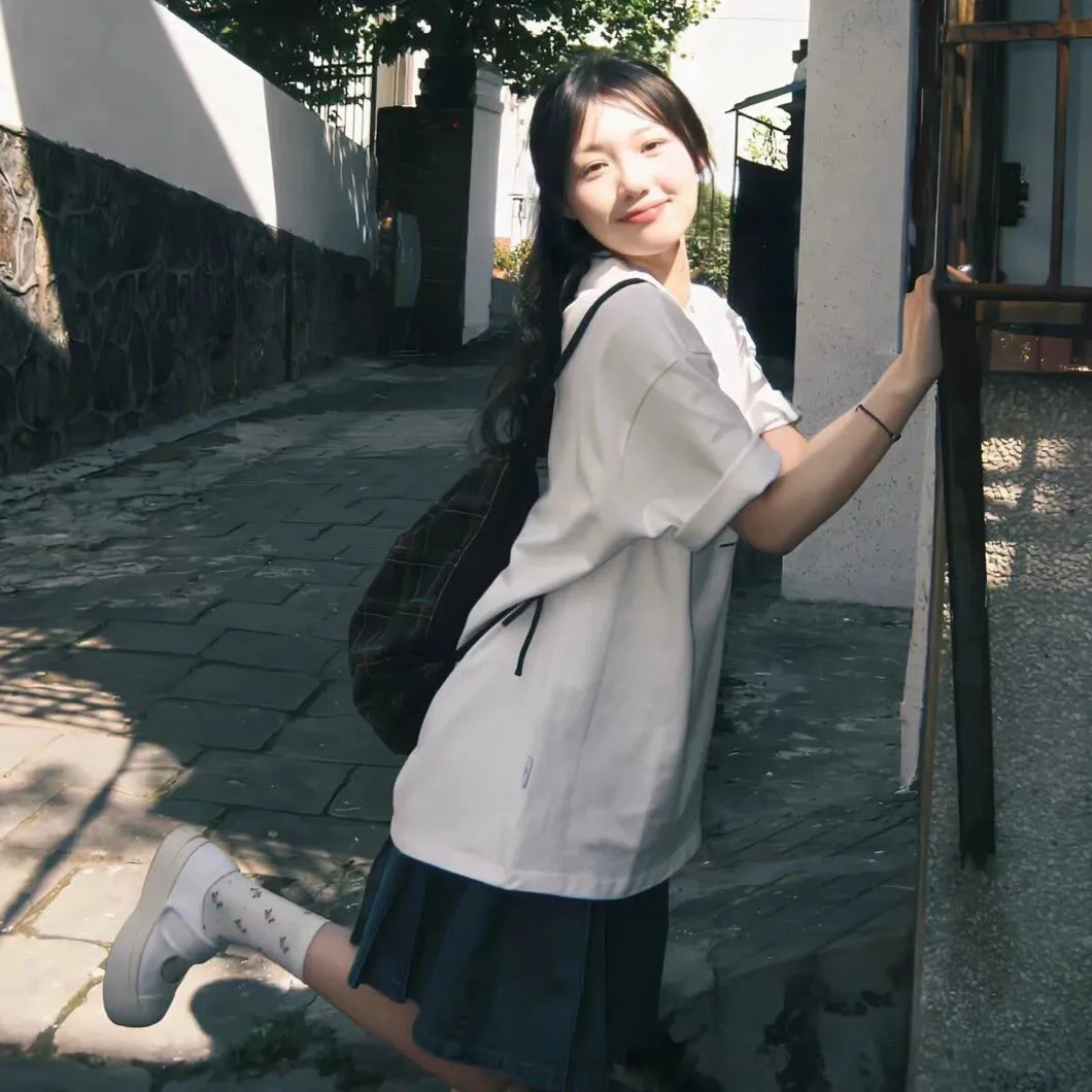 仿妆 海报